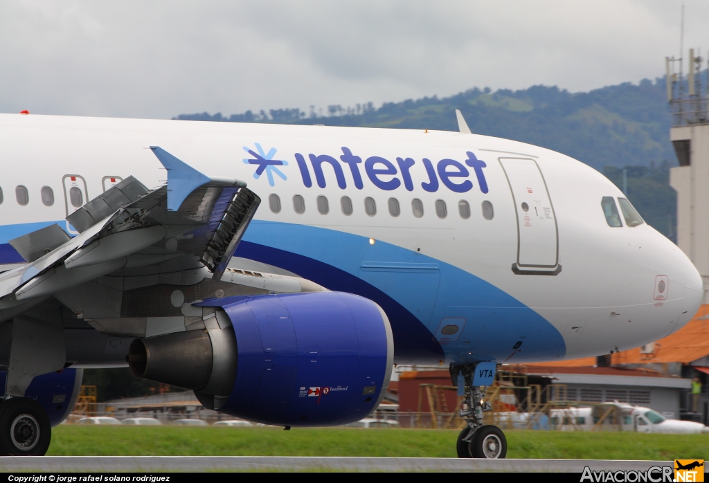 XA-VTA - Airbus A320-214 - Interjet