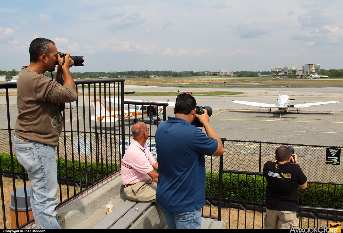 KPDK - Lugar De Spotteo - Aeropuerto