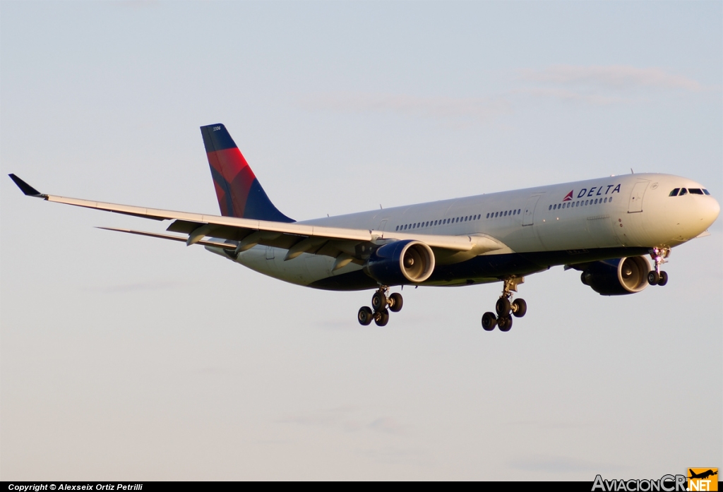 N806NW - Airbus A330-323X - Delta Air Lines