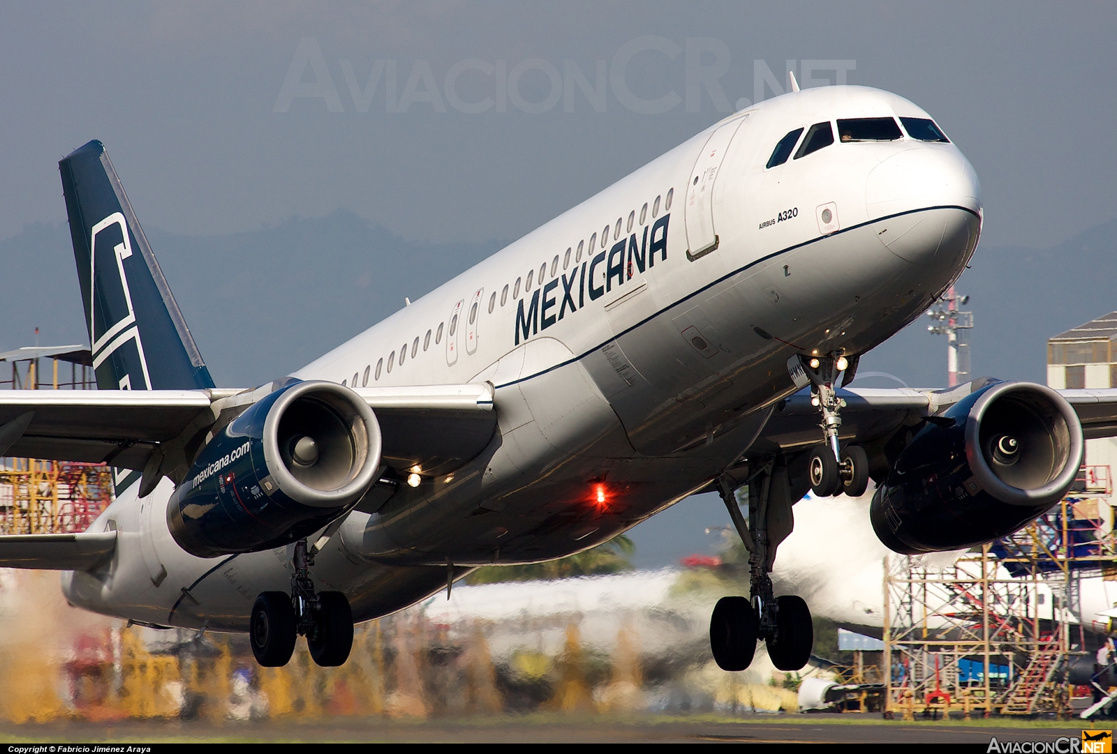 F-OHMN - Airbus A320-231 - Mexicana