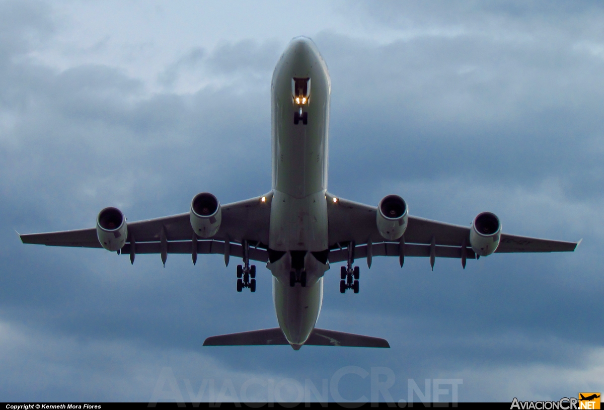 EC-IZY - Airbus A340-642 - Iberia