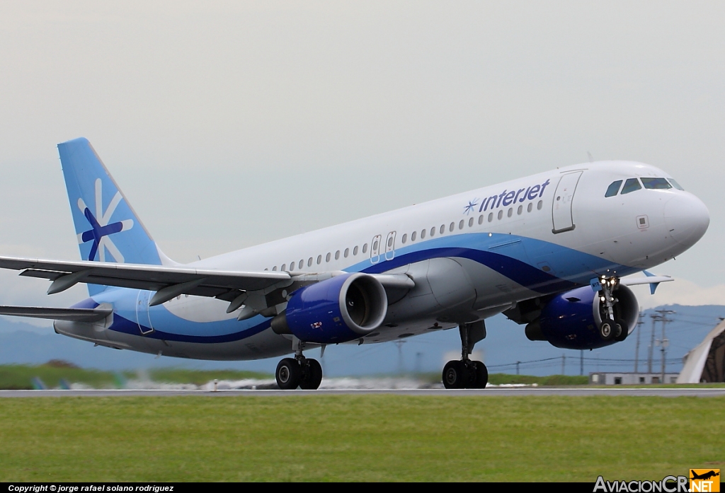 XA-MYR - Airbus A320-214 - Interjet