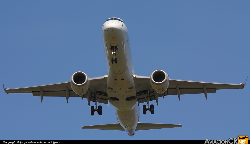 N935TA - Embraer 190-100IGW - TACA