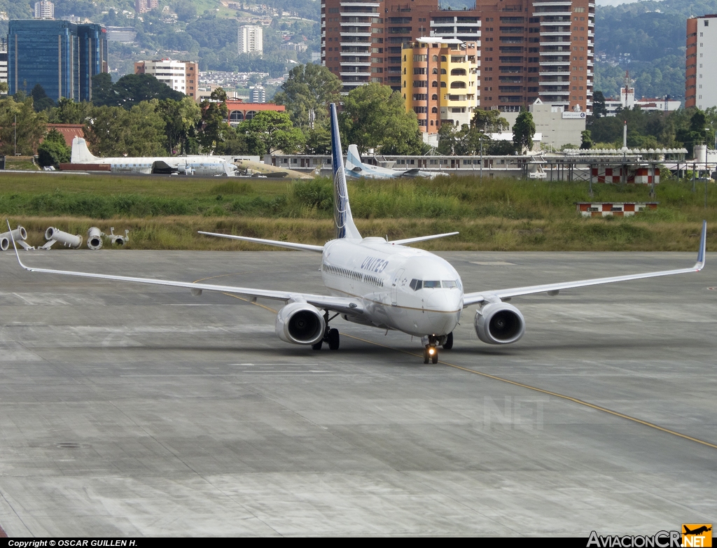 N54711 - Boeing 737-724 - United Airlines