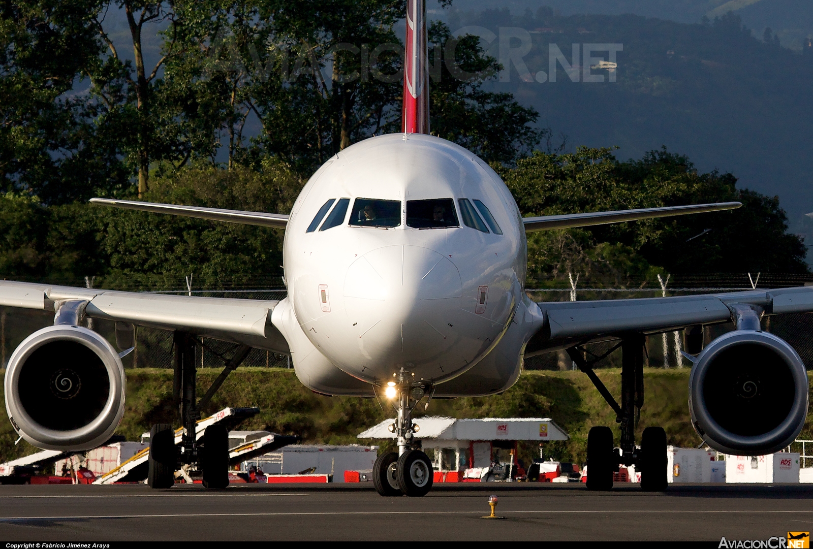 N680TA - Airbus A320-233 - TACA