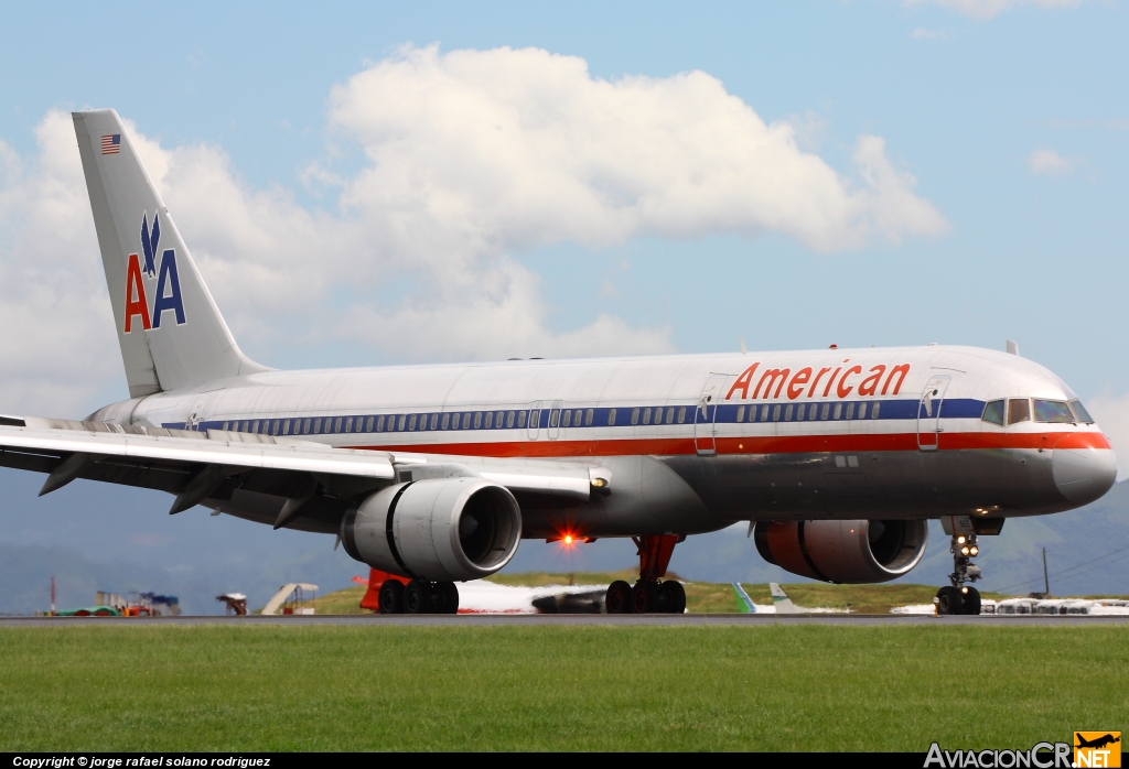 N673AN - Boeing 757-223 - American Airlines