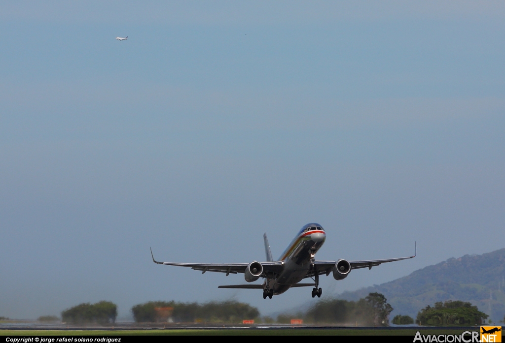 N673AN - Boeing 757-223 - American Airlines