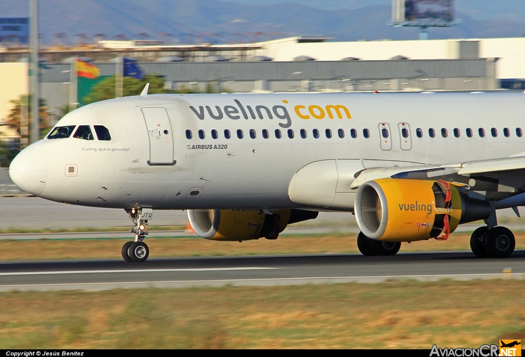 EC-JTQ - Airbus A320-214 - Vueling