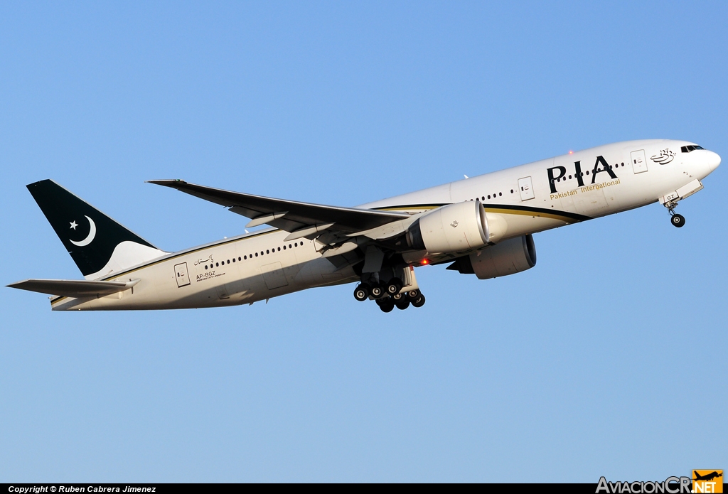 AP-BGZ - Boeing 777-240LR - Pakistan International Airlines (PIA)