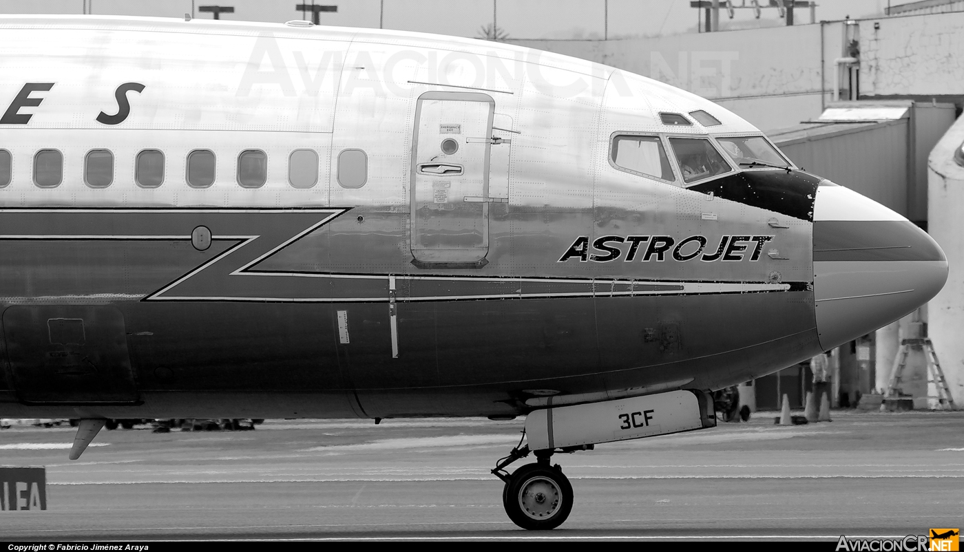 N951AA - Boeing 737-823 - American Airlines