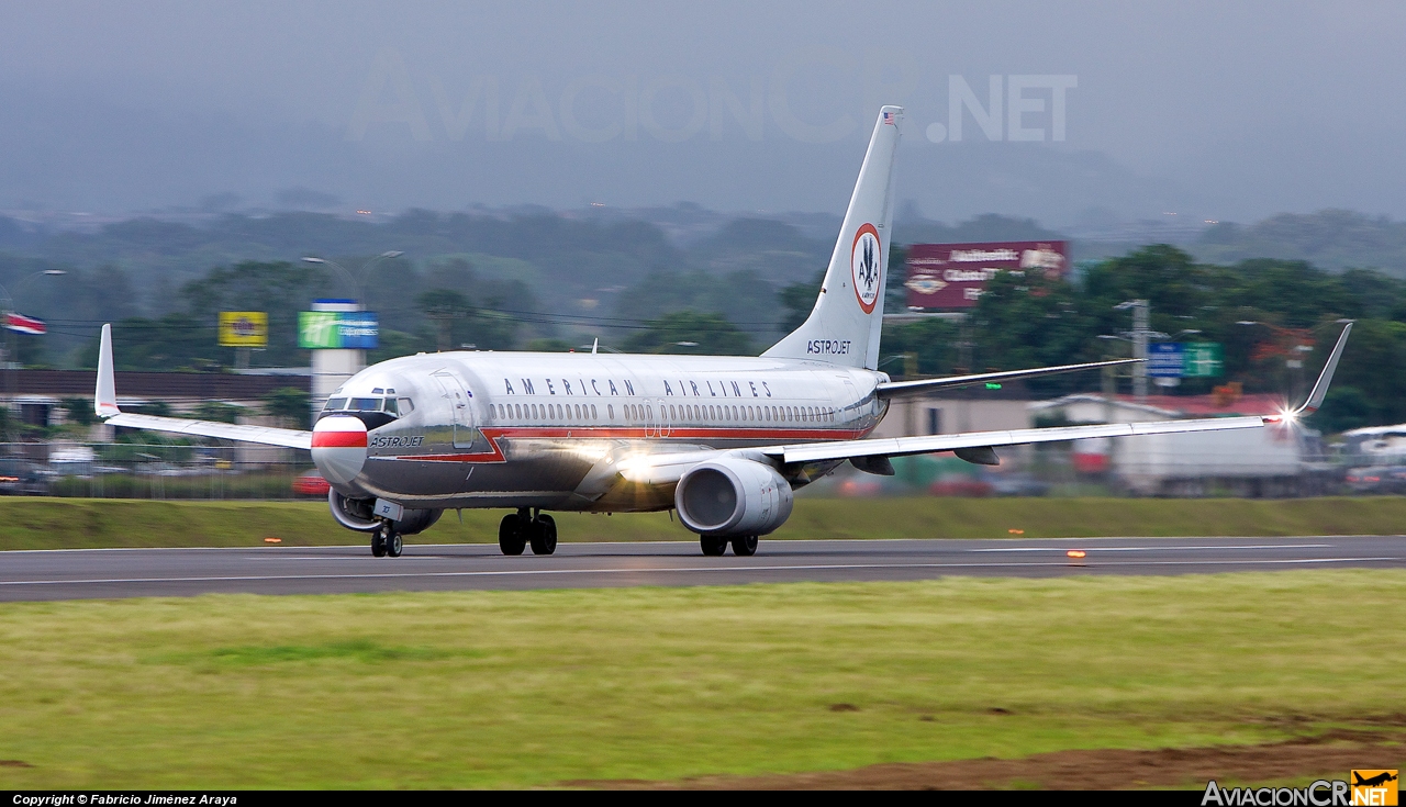 N951AA - Boeing 737-823 - American Airlines