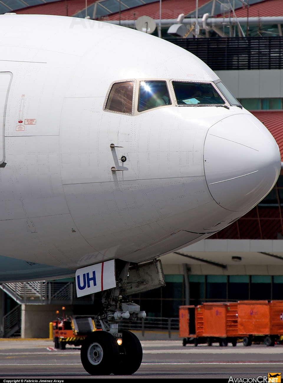 D-ABUH - Boeing 767-330/ER - Condor