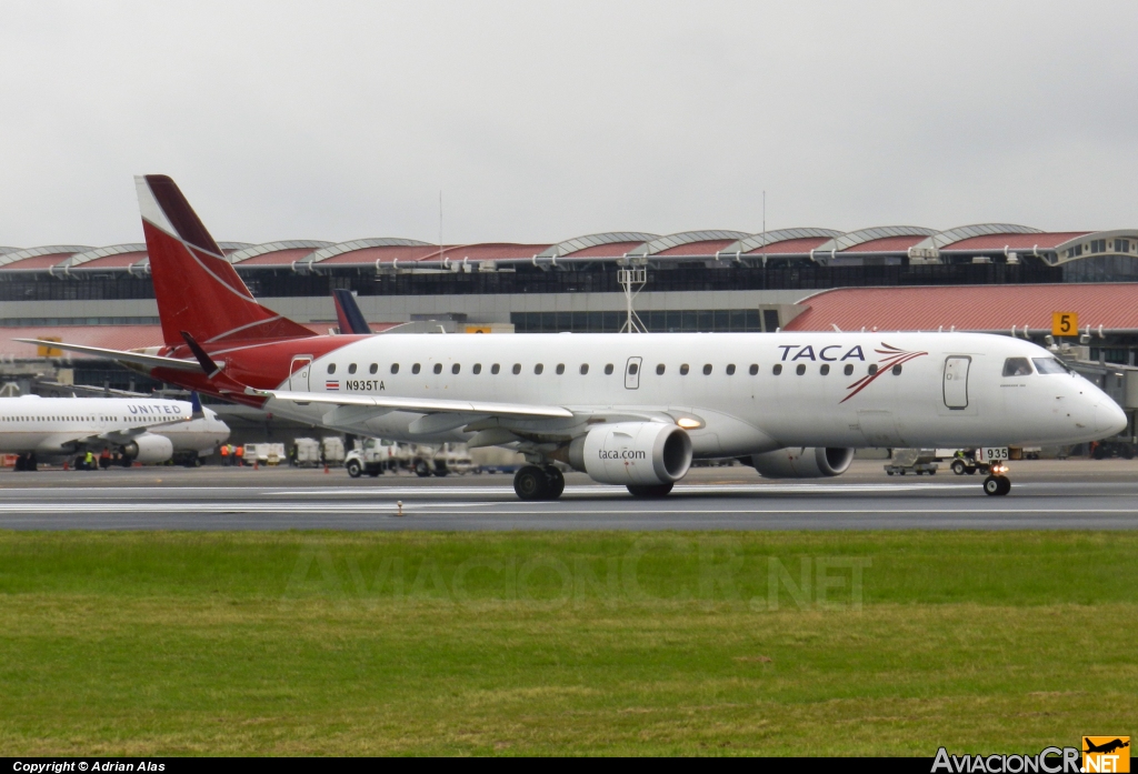 N935TA - Embraer 190-100IGW - TACA