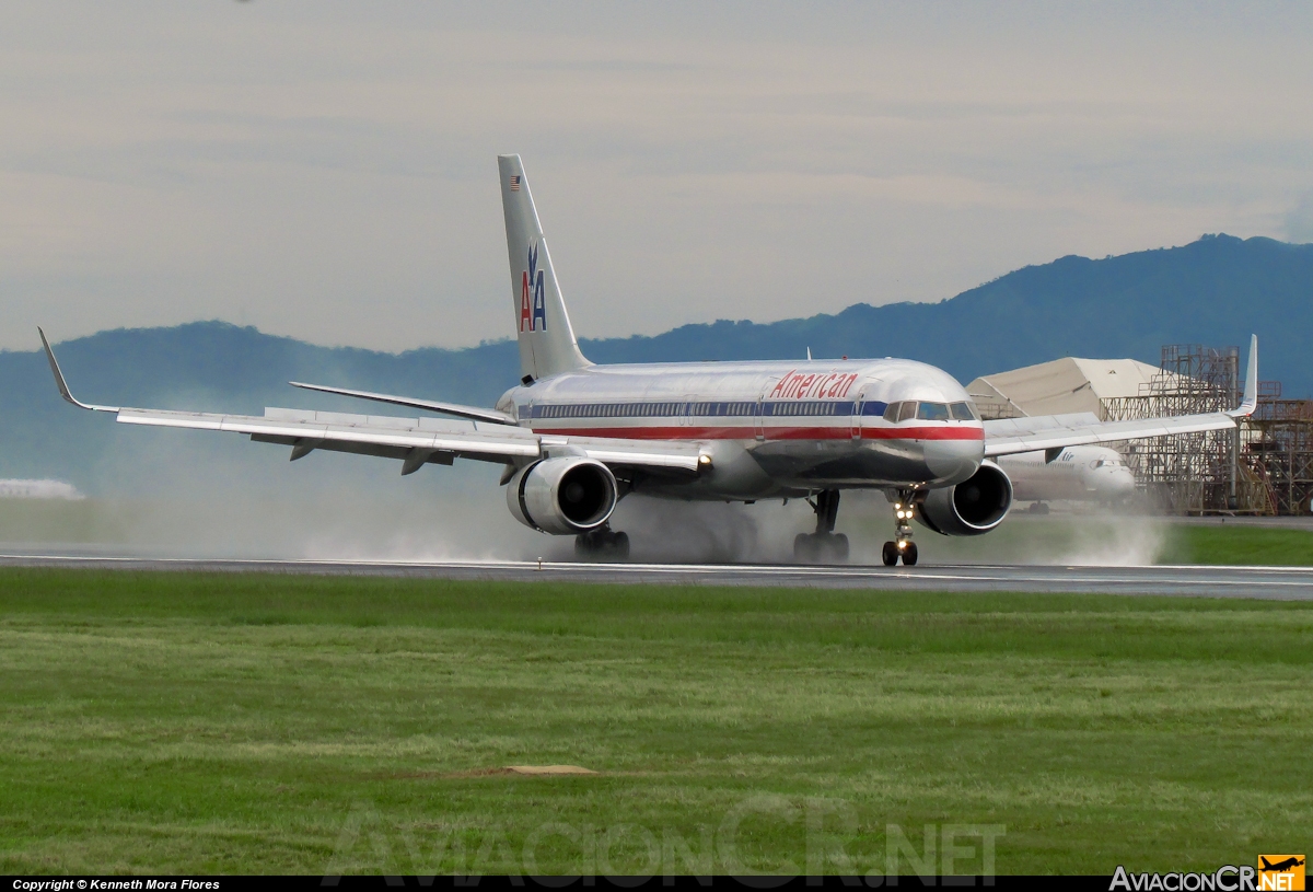 N674AN - Boeing 757-223 - American Airlines