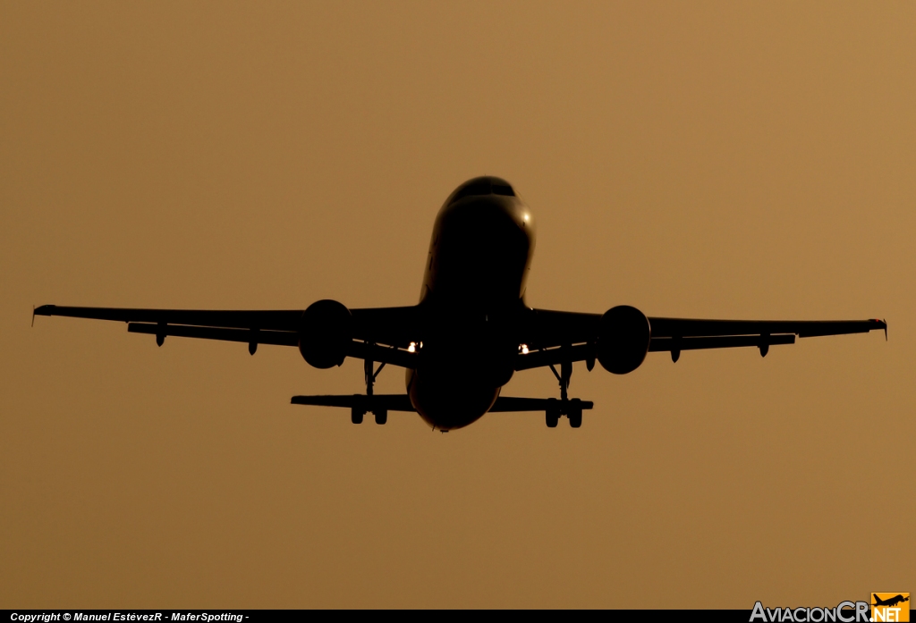 G-SUEW - Airbus A320-214 - Thomas Cook Airlines