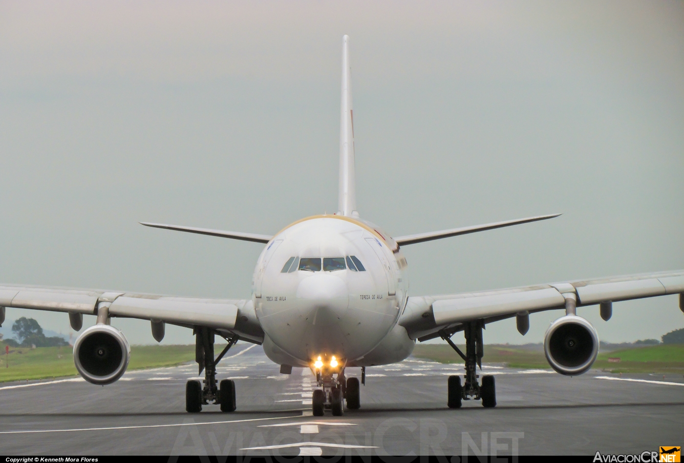 EC-GPB - Airbus A340-313X - Iberia
