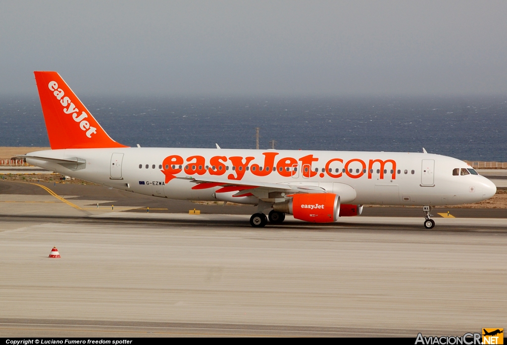 G-EZWA - Airbus A320-214 - EasyJet