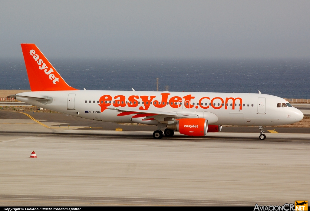 G-EZWA - Airbus A320-214 - EasyJet