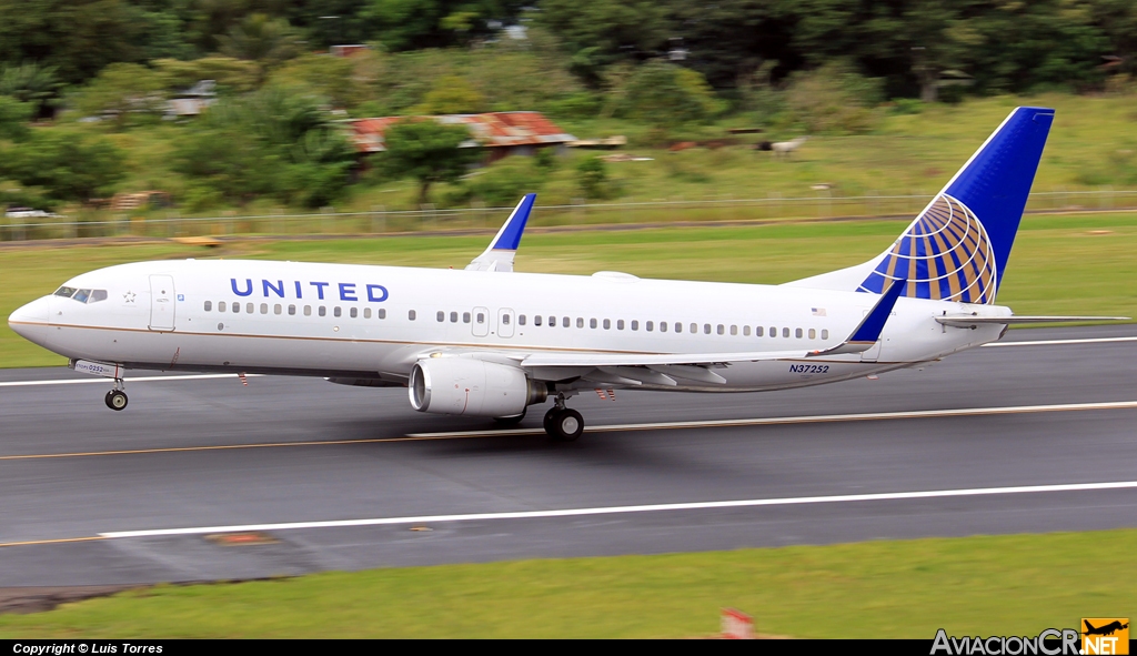 N37252 - Boeing 737-824 - United (Continental Airlines)
