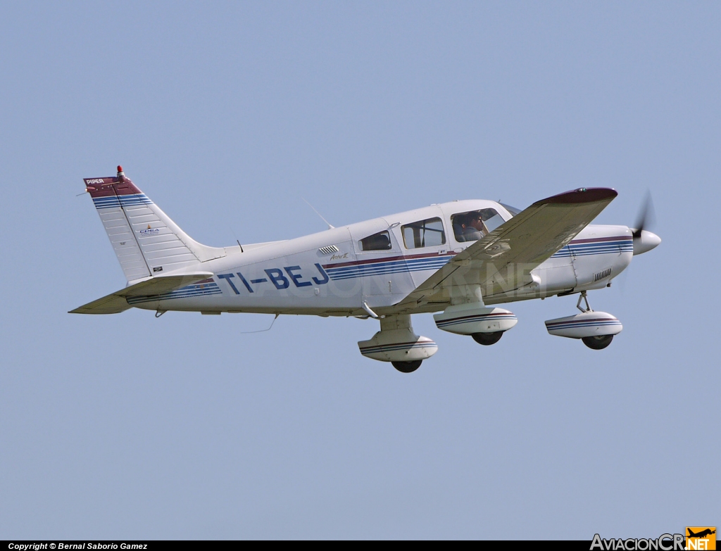 TI-BEJ - Piper PA-28-181 Archer II - CPEA - Escuela de Aviación