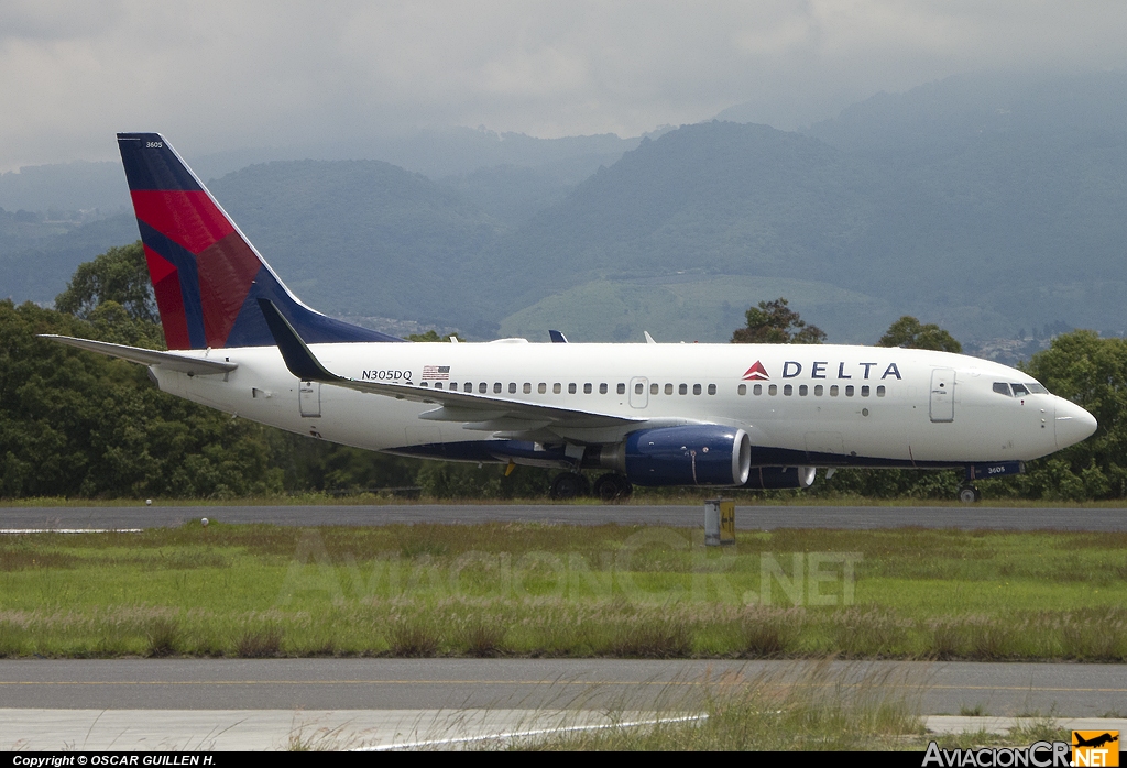 N305DQ - Boeing 737-732 - Delta Air Lines