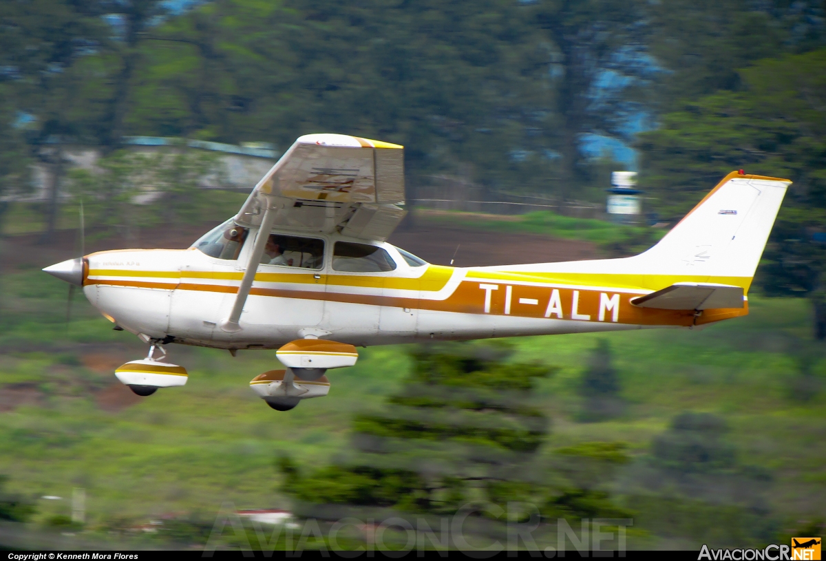 TI-ALM - Cessna R172K Hawk XP - Privado