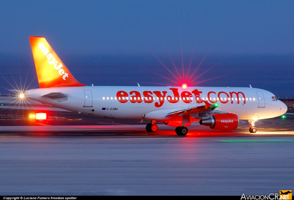 G-EZWA - Airbus A320-214 - EasyJet