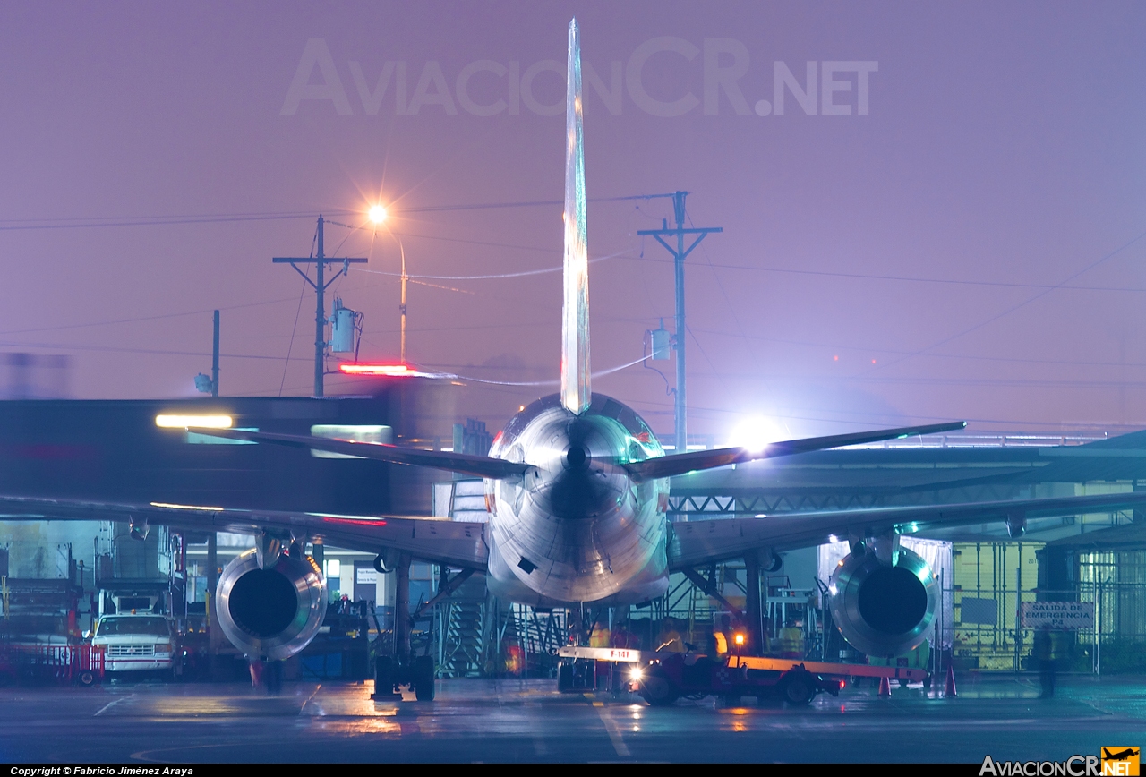 N633AA - Boeing 757-223 - American Airlines