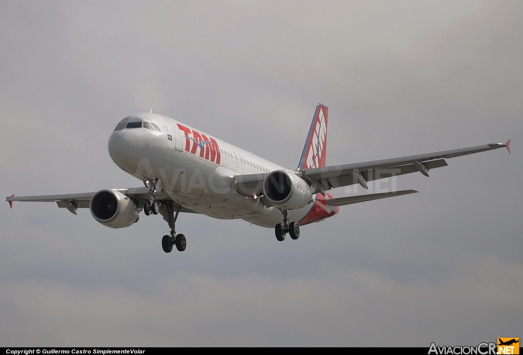 PR-MYK - Airbus A320-214 - TAM Linhas Aéreas