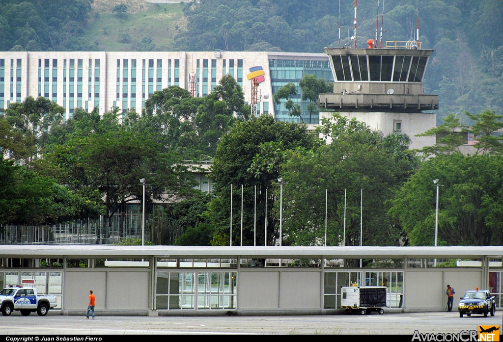SKMD - Torre de control - Aeropuerto