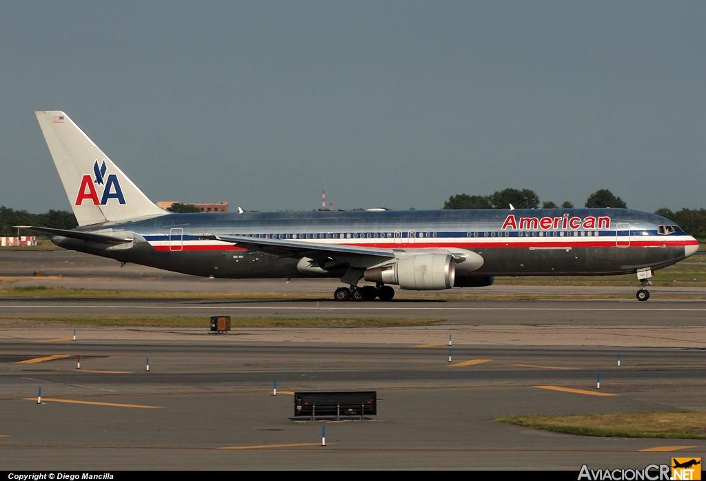 N343AN - Boeing 767-323 - American Airlines