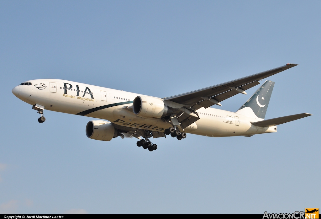 AP-BGJ - Boeing 777-240/ER - Pakistan International Airlines (PIA)