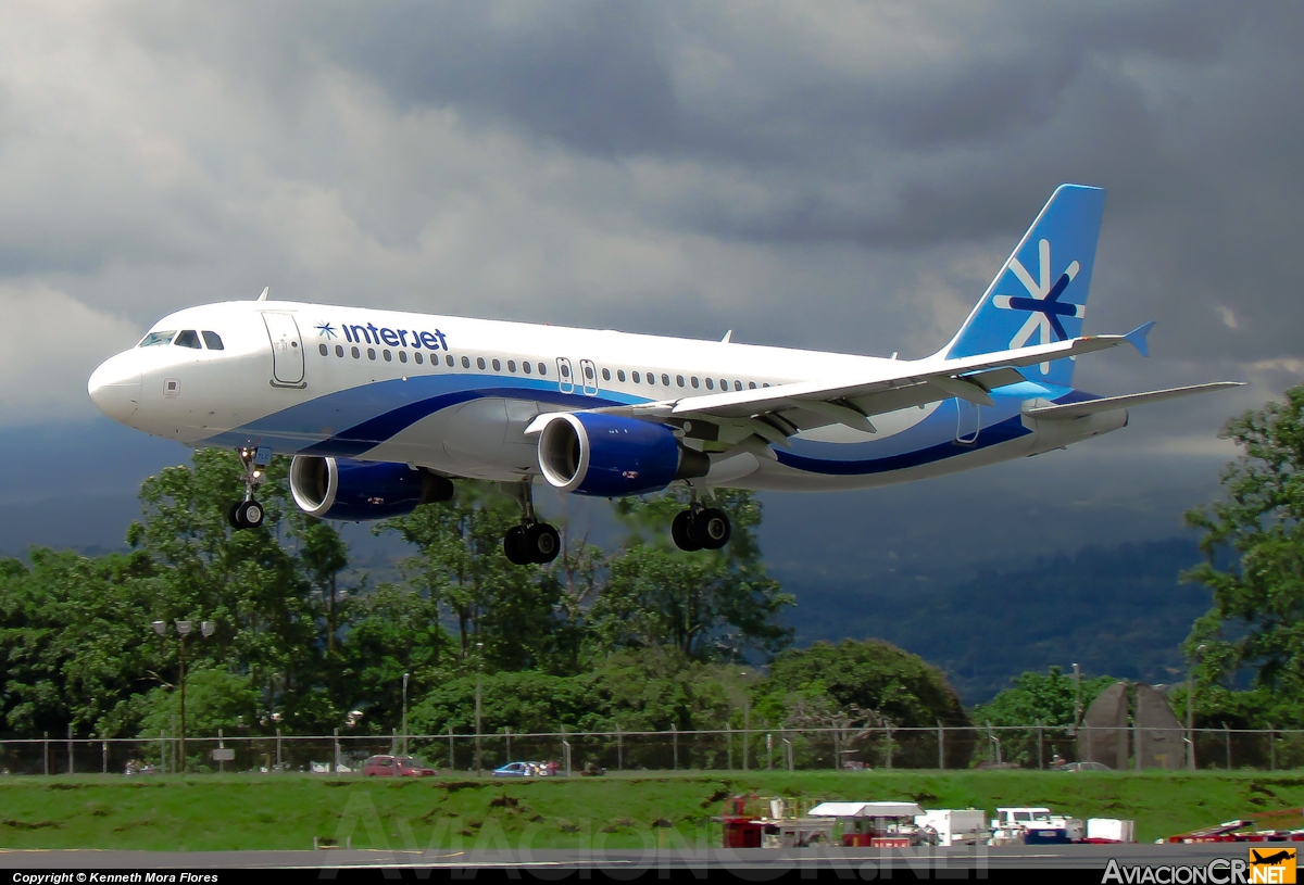 XA-TLC - Airbus A320-214 - Interjet