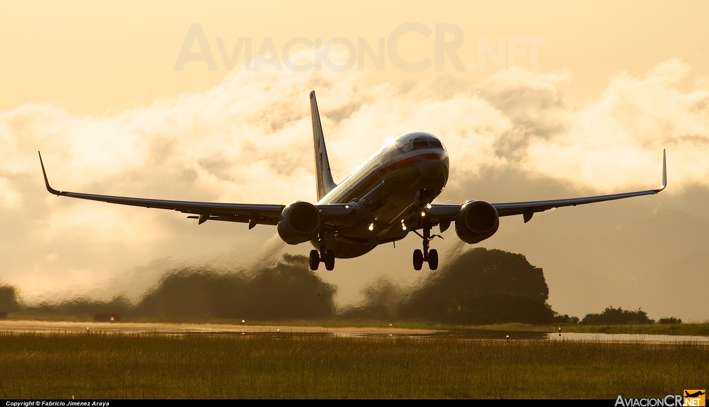 N932AN - Boeing 737-823 - American Airlines