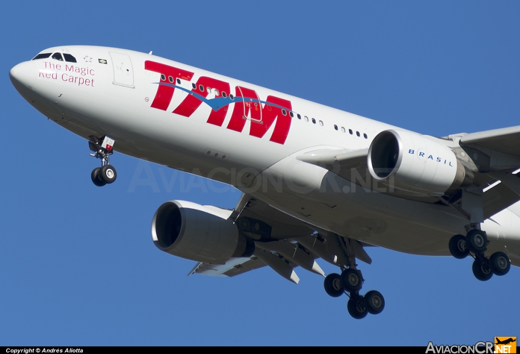 PT-MVS - Airbus A330-223 - TAM