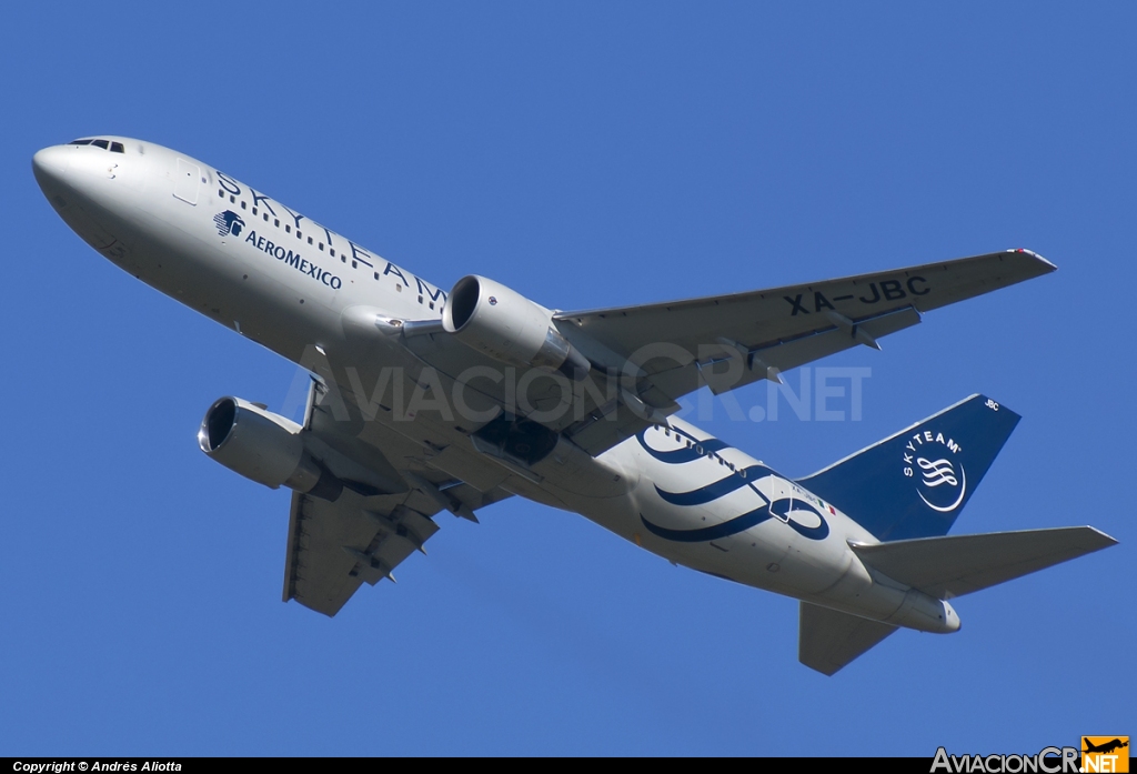 XA-JBC - Boeing 767-284 (ER) - Aeromexico