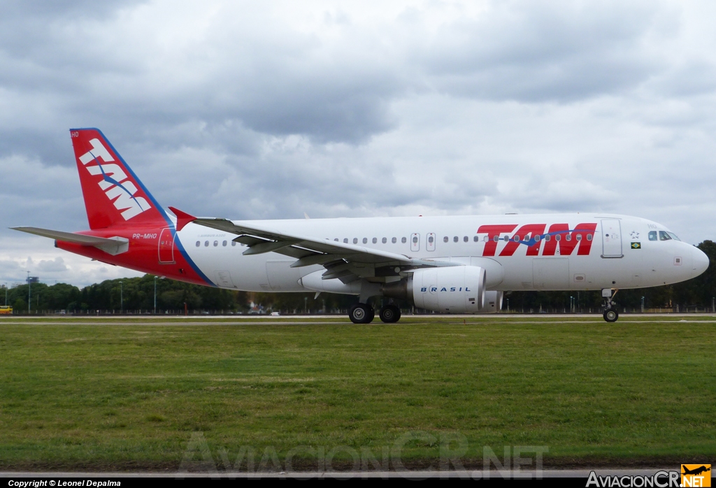 PR-MHO - Airbus A320-214 - TAM Linhas Aéreas