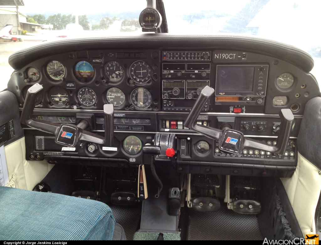 TI-BEW - Piper PA-28-181 Archer II - CPEA - Escuela de Aviación