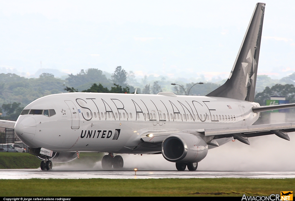 N26210 - Boeing 737-824 - United (Continental Airlines)