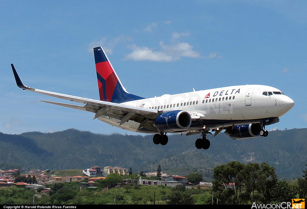 N304DQ - Boeing 737-732 - Delta Air Lines