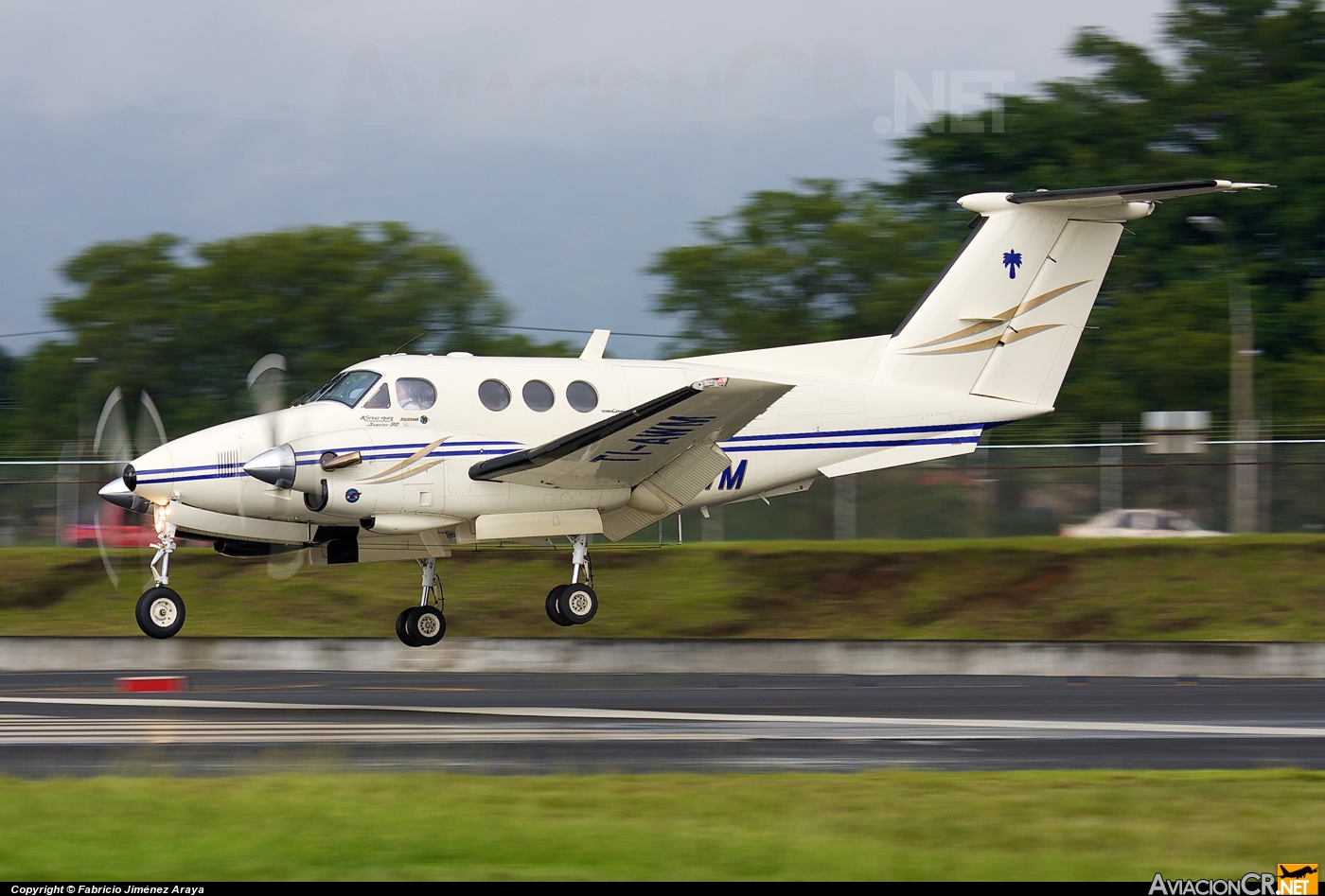 TI-AWM - Beechcraft King Air F90 - Privado