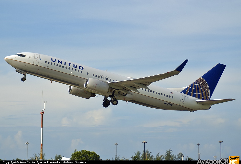 N37252 - Boeing 737-824 - United Airlines