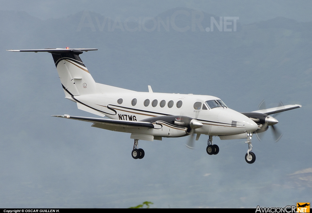 N1WG - Beechcraft Super King Air B200 - Privado