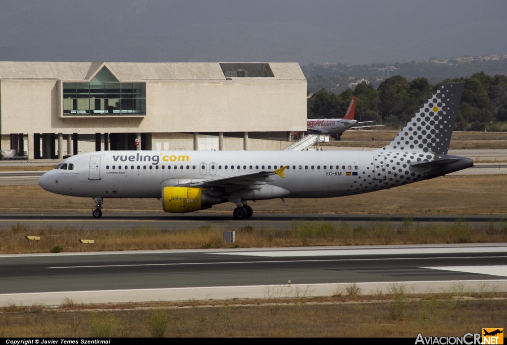 EC-KMI - Airbus A320-216 - Vueling