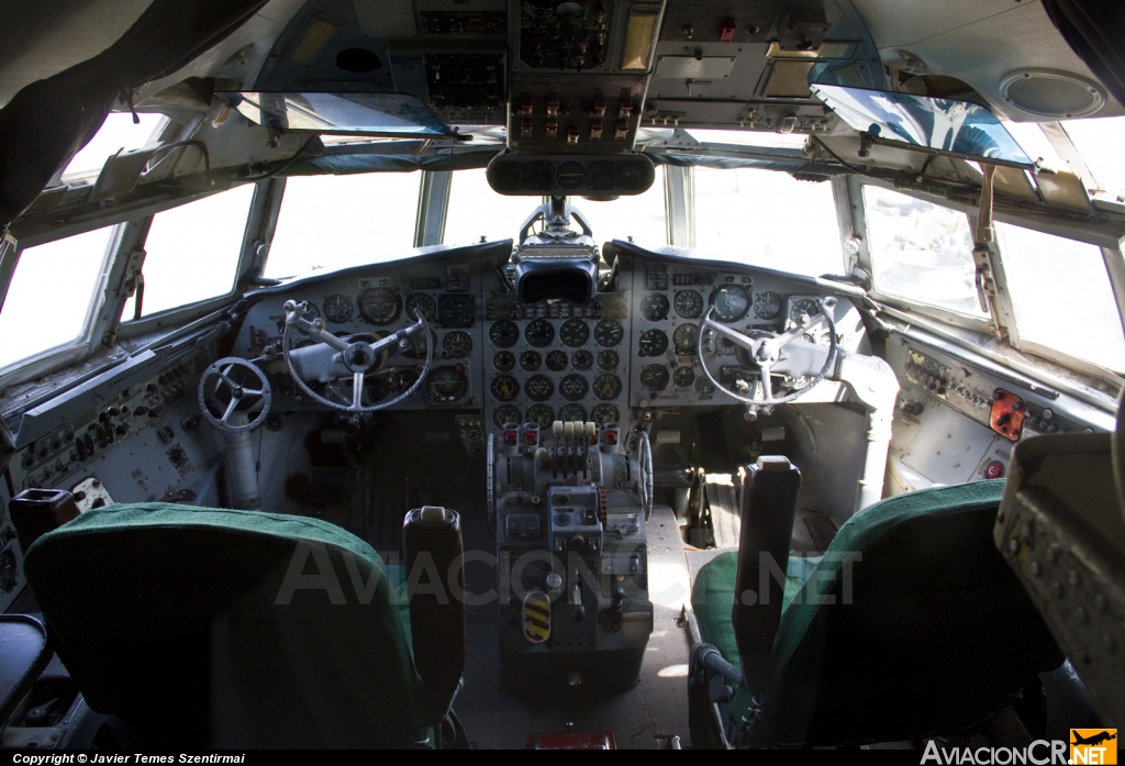 HA-MOA - Ilyushin IL-18V - Malév Hungarian Airlines