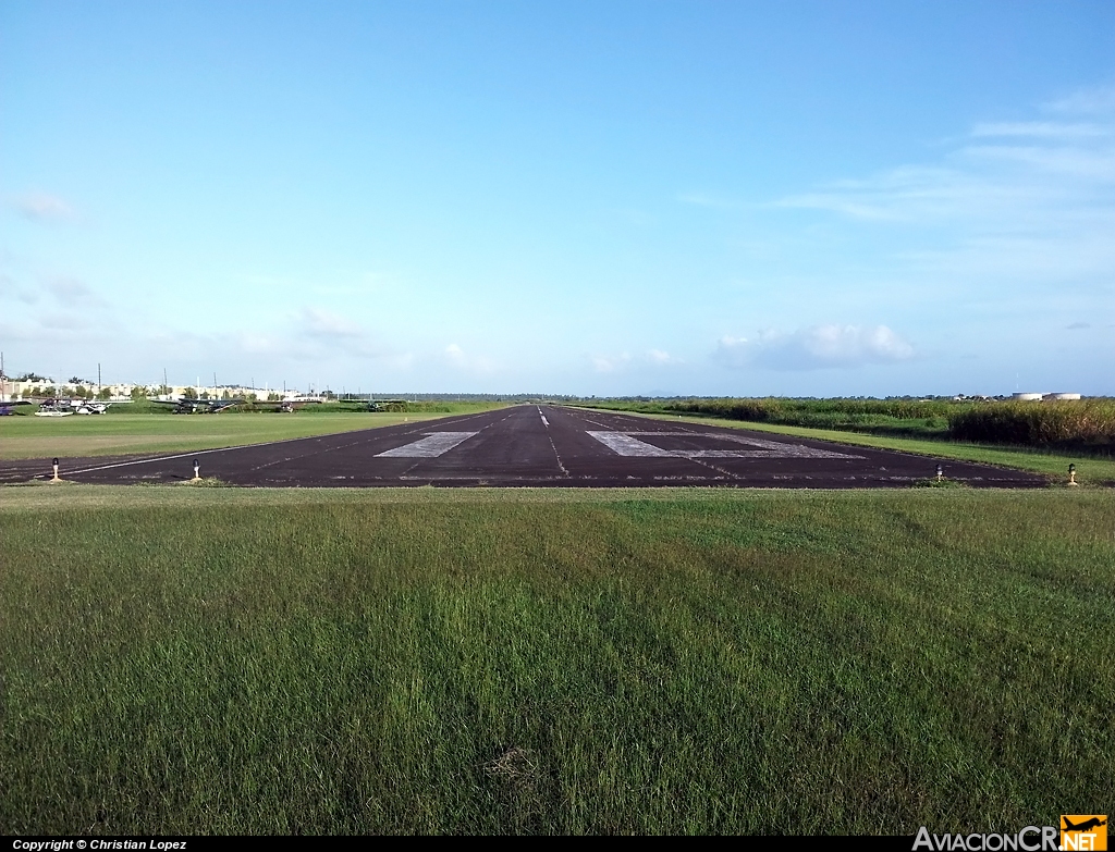 X63 - Pista de Aterrizaje - Aeropuerto