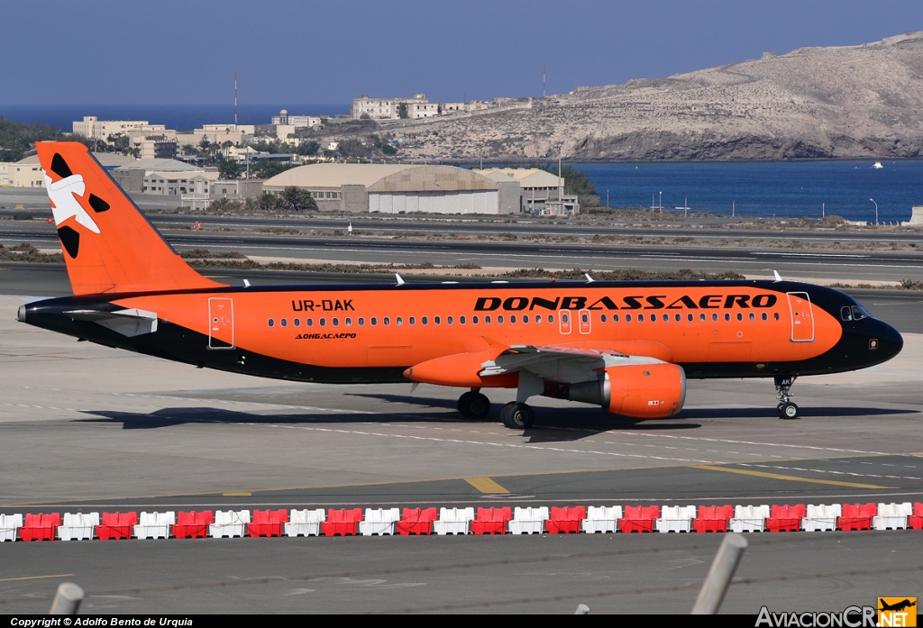 UR-DAK - Airbus A320-211 - Donbassaero