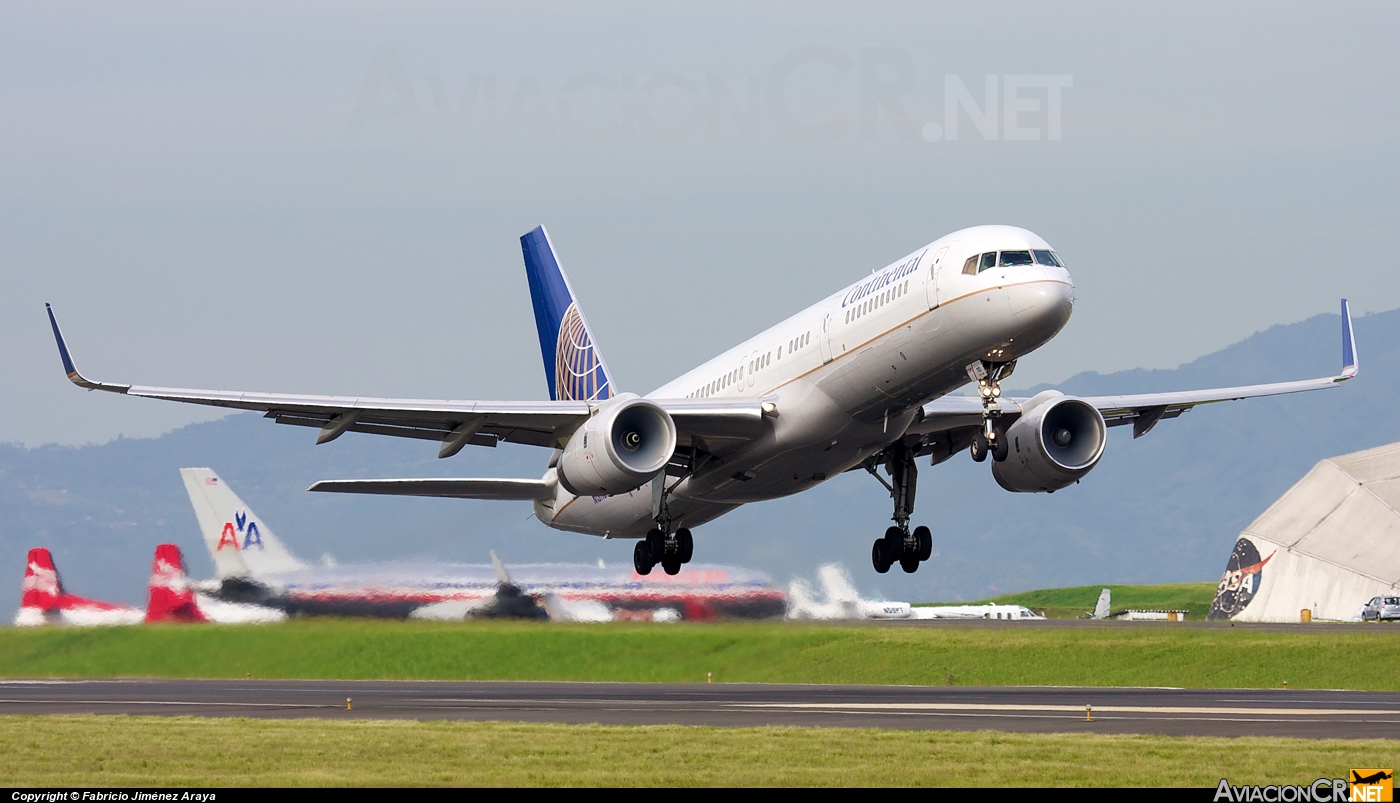 N13110 - Boeing 757-224 - Continental Airlines