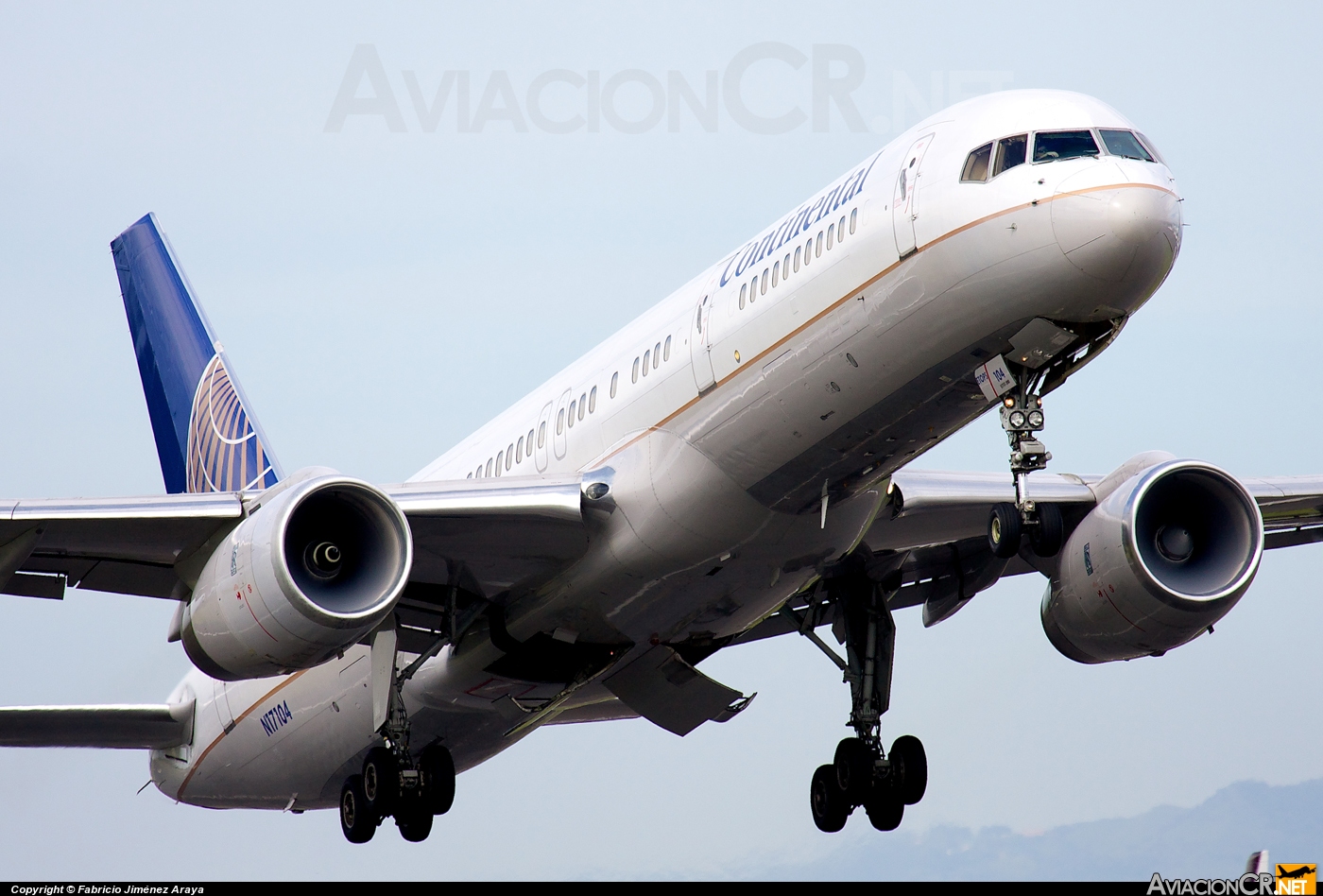 N17104 - Boeing 757-224 - Continental Airlines