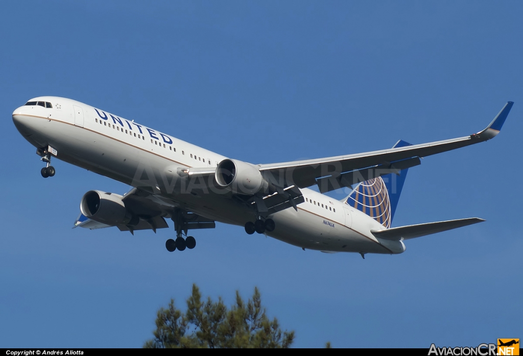 N674UA - Boeing 767-322/ER - United Airlines
